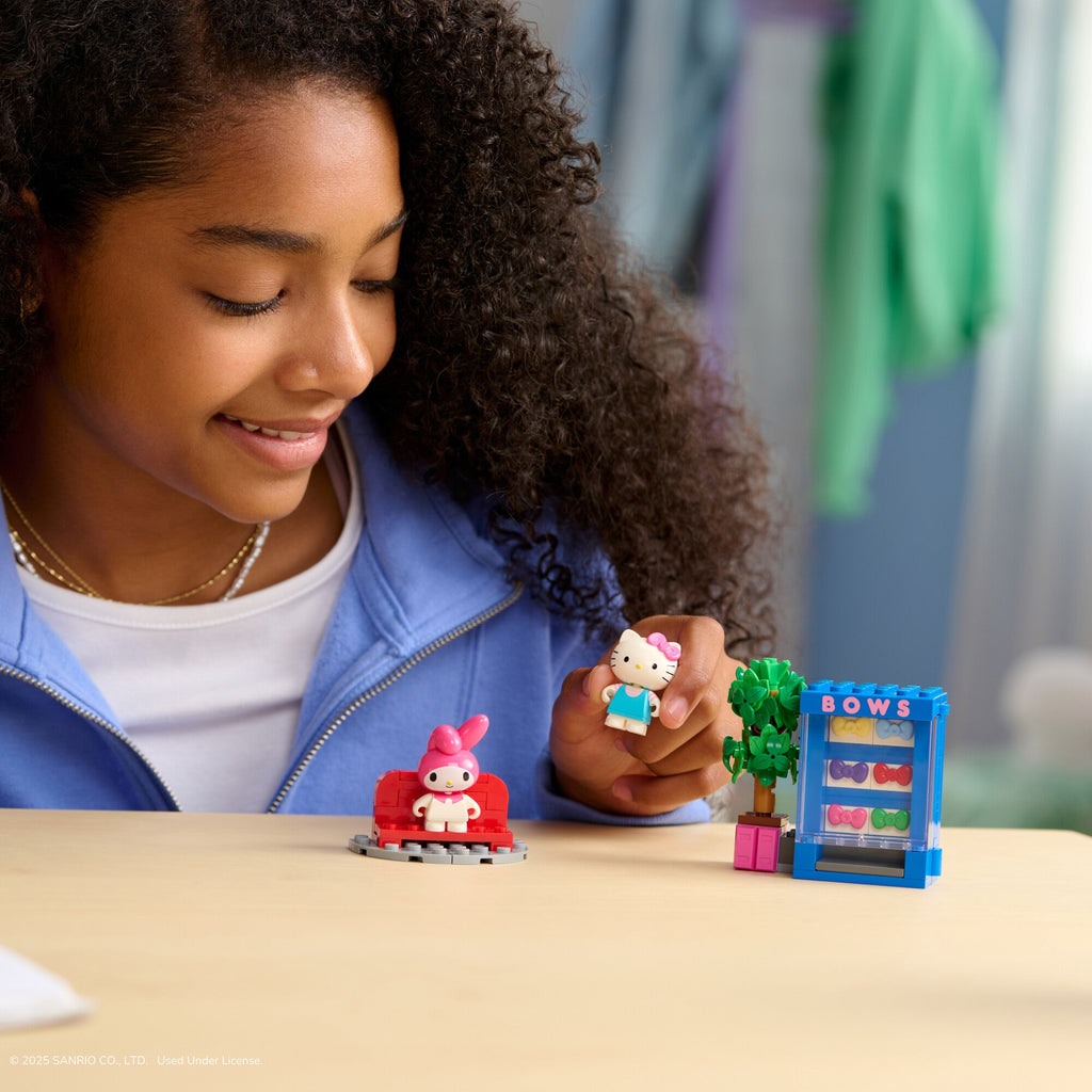 Hello Kitty and Friends Bow Vending Machine Building Set